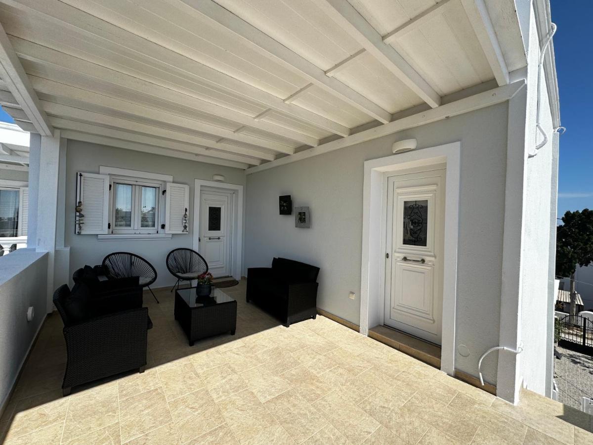 Veldi Art - Kamari Beach Apartment 산토리니 외부 사진