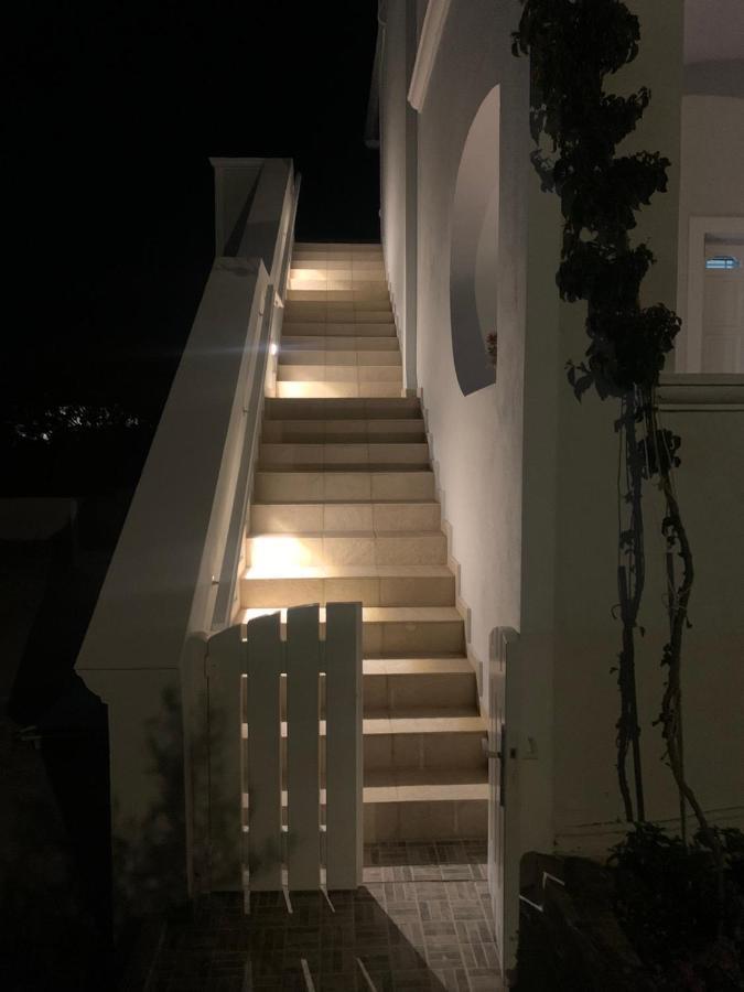 Veldi Art - Kamari Beach Apartment 산토리니 외부 사진