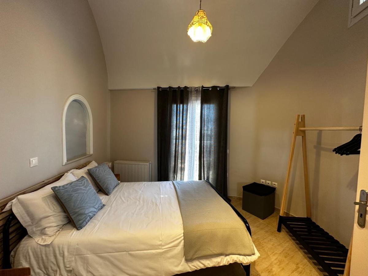 Veldi Art - Kamari Beach Apartment 산토리니 외부 사진