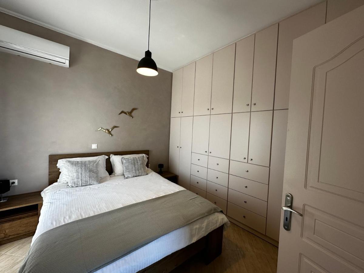 Veldi Art - Kamari Beach Apartment 산토리니 외부 사진